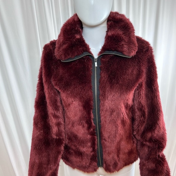 Express burgundy faux fur Red Jacket - Picture 2 of 7